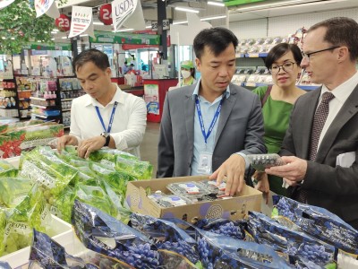 La liệt trái cây Mỹ, tôm hùm Alaska, 